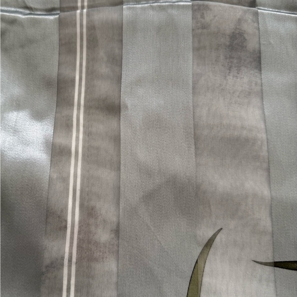 Grey and black floral silk-like semi-sheer square striped shawl scarf size 40x40 - Picture 9 of 12